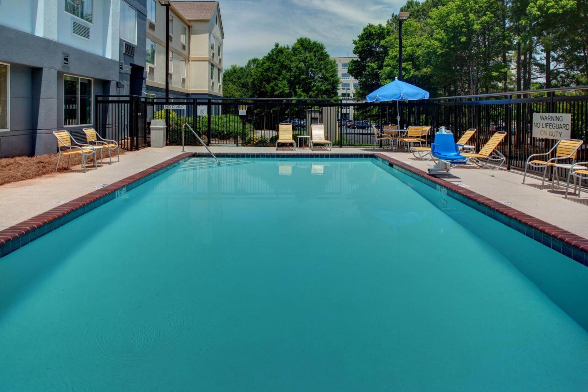 Fairfield Inn & Suites By Marriott Atlanta Альфаретта Екстер'єр фото
